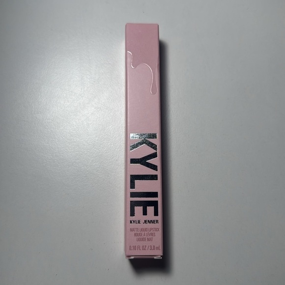 KYLIE COSMETICS Matte Liquid Lipstick Klo$ 707 warm beige nude - Picture 6 of 9